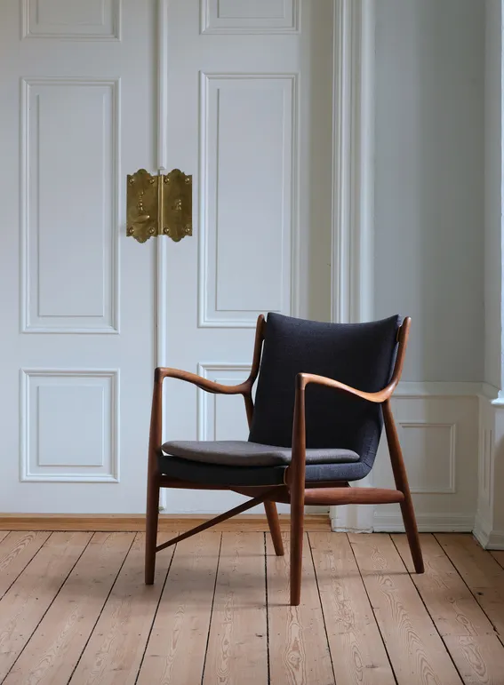 ARMCHAIR_V028