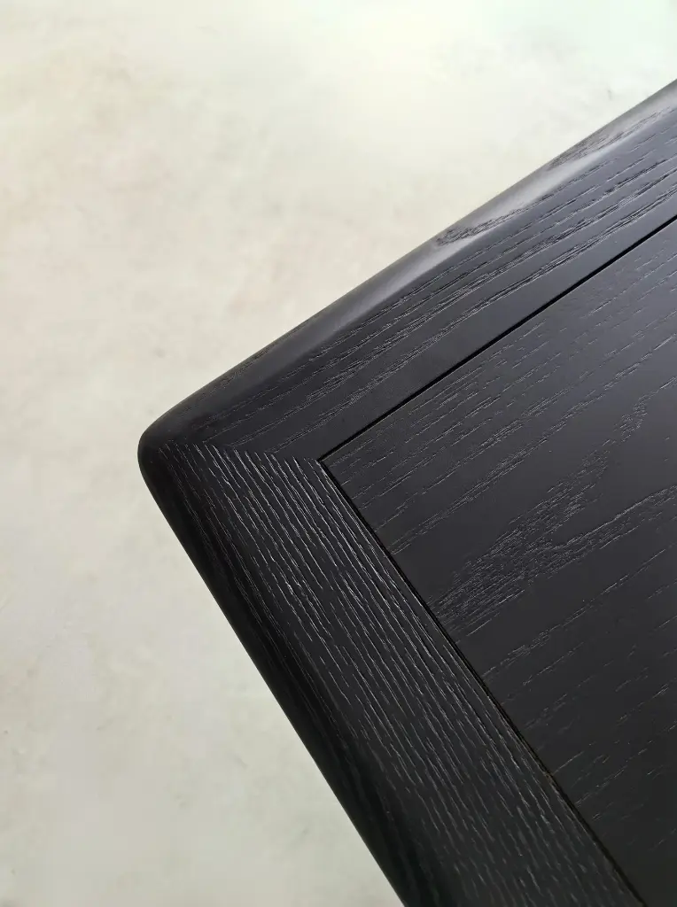 DINING TABLE_V101